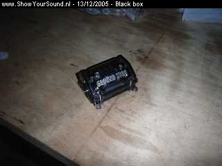 showyoursound.nl - TeamS&DGroundzero 3 - BLACK BOX - black box - SyS_2005_12_13_18_38_46.jpg - de GZ FH200, zekeringhouder voor me 50mm2.
